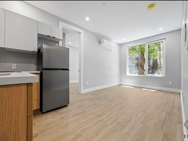 809 Midwood St #3B — Photo 4