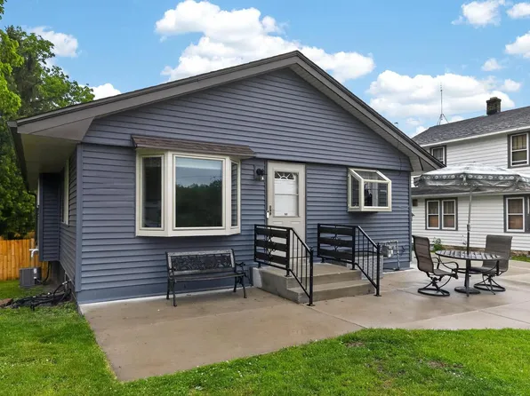 401 Harvey AVENUE, Waukesha, WI 53186