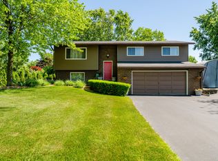 642 Royal Crest Dr, Saint Joseph, MI 49085
