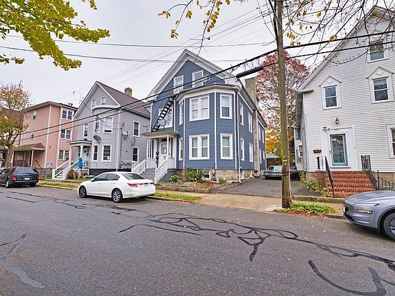 5th image of 324 Cottage St