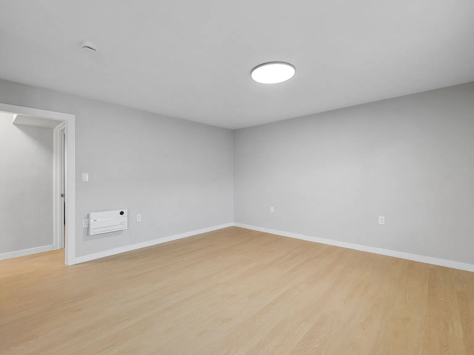 2 bed, 716 sqft, $2,248 — Photo 2