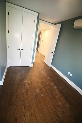 Rented by Delmark Realty LLC | media 31