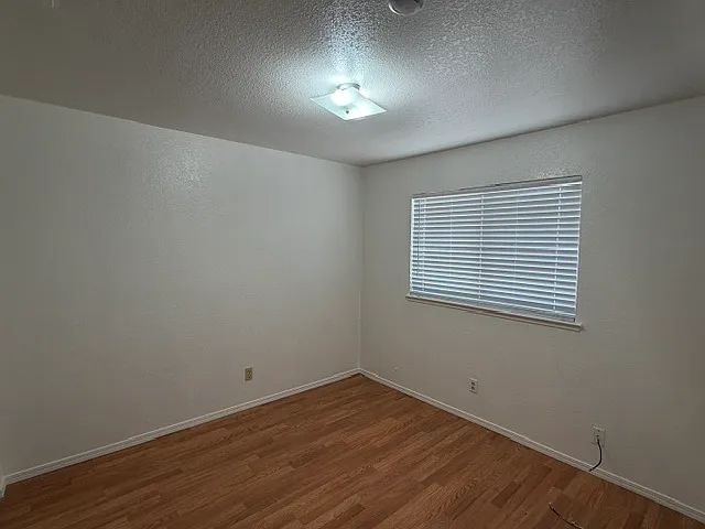 804 Niles Ct — Photo 10