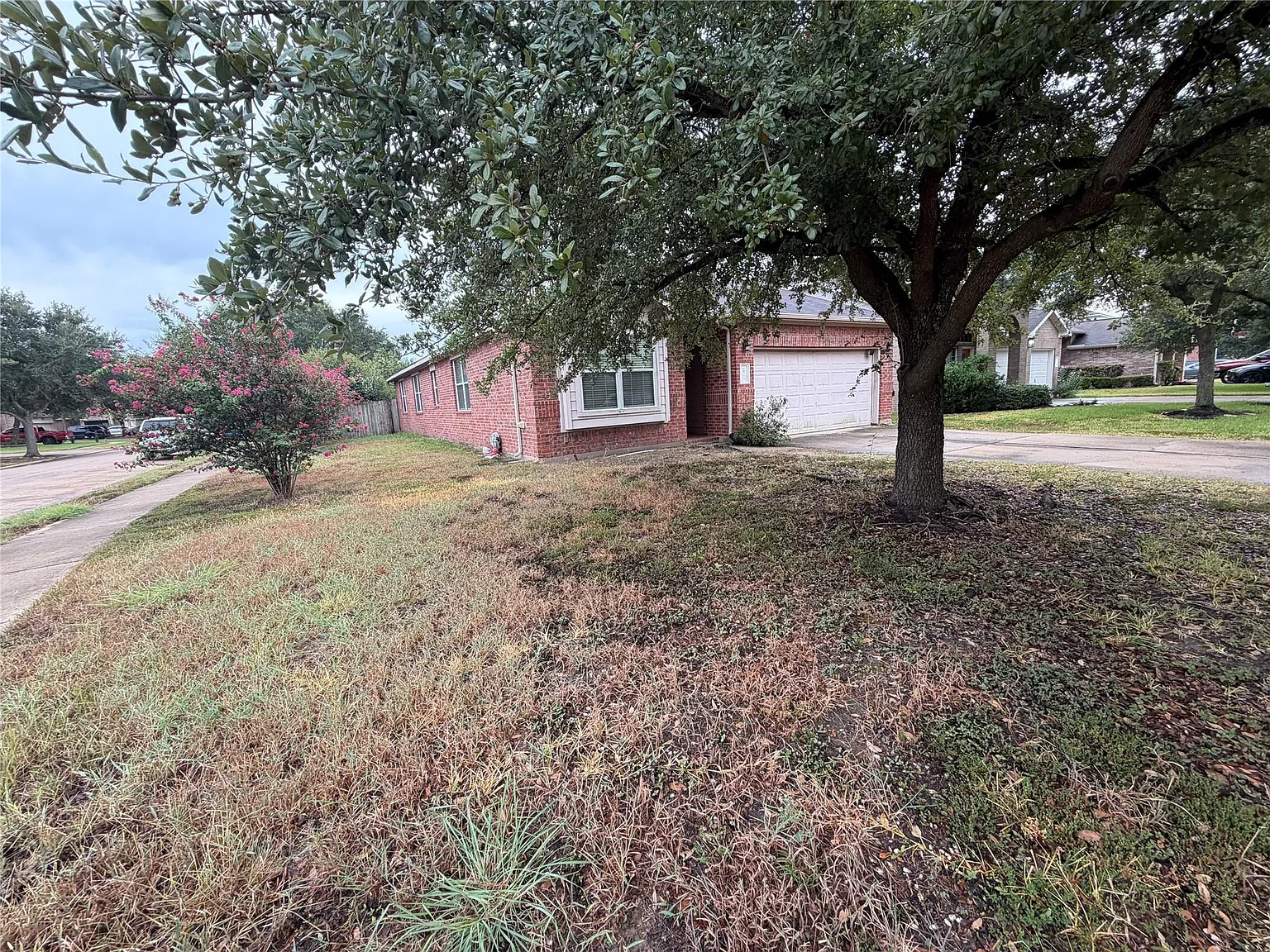 4 bed, 1891 sqft, $1,875 — Photo 1