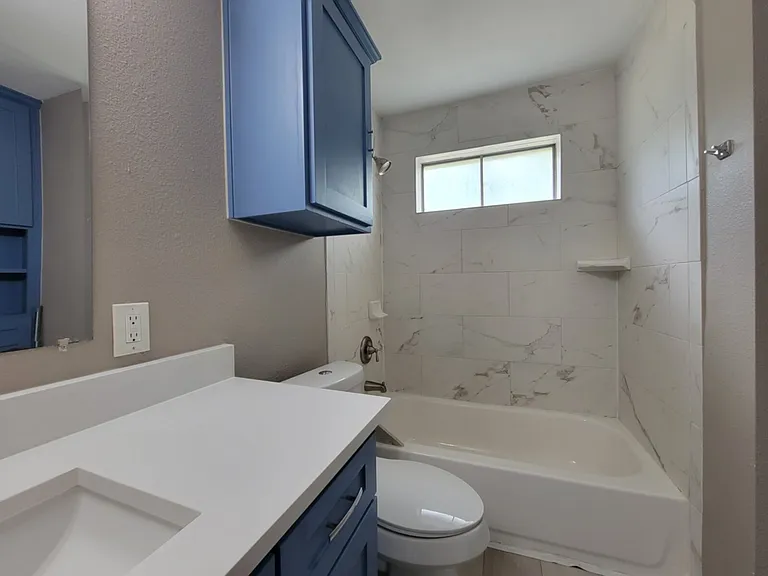 4724 Laurel Ln — Photo 10