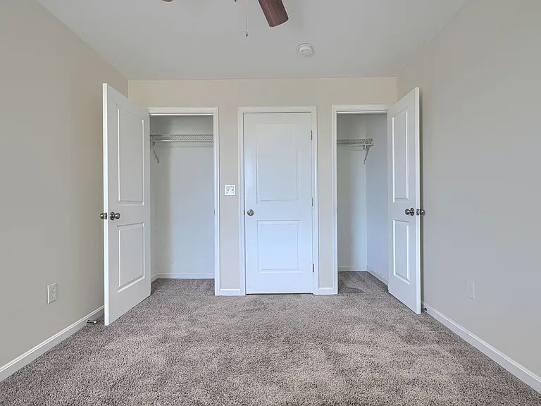 432 Grundy St — Photo 14