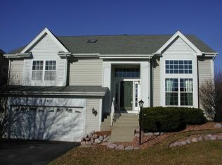 1060 Cheswick Dr, Gurnee, IL 60031