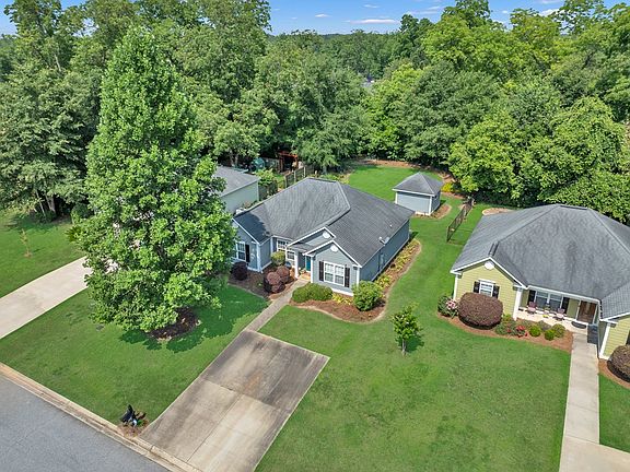 3rd image of 103 Laurelwood Ct