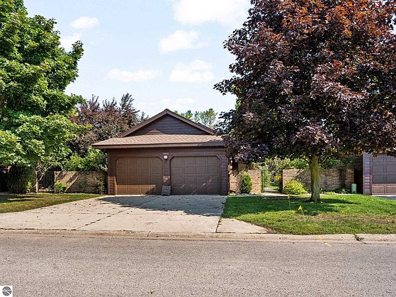 2nd image of 946 Hammond Pl N