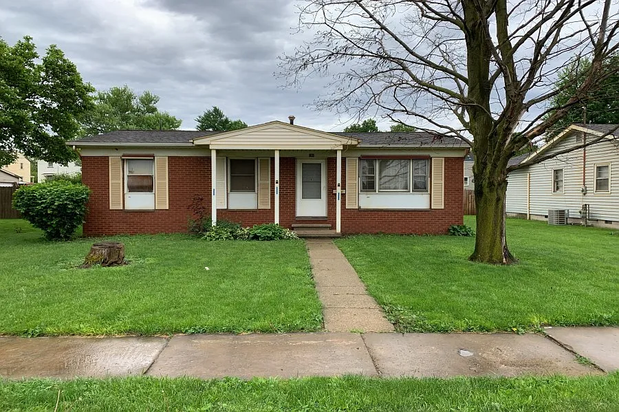 594 Catherine Ave photo 1
