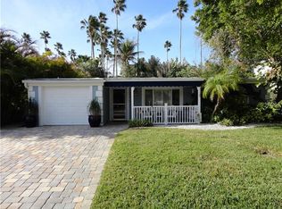 16202 2nd St E, Redington Beach, FL 33708