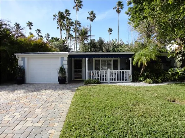 16202 2nd St E, Redington Beach, FL 33708