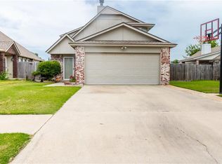 1509 SW 23rd St, Moore, OK 73170