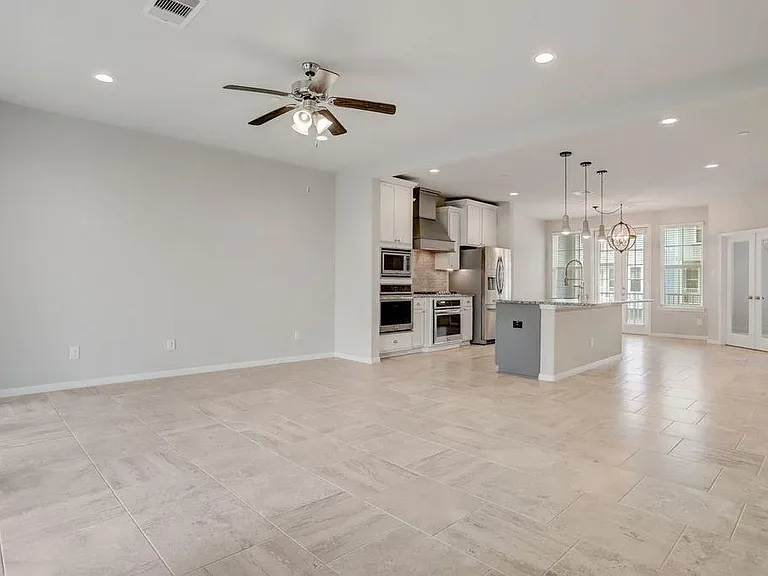 2714 Veranda Fls — Photo 12