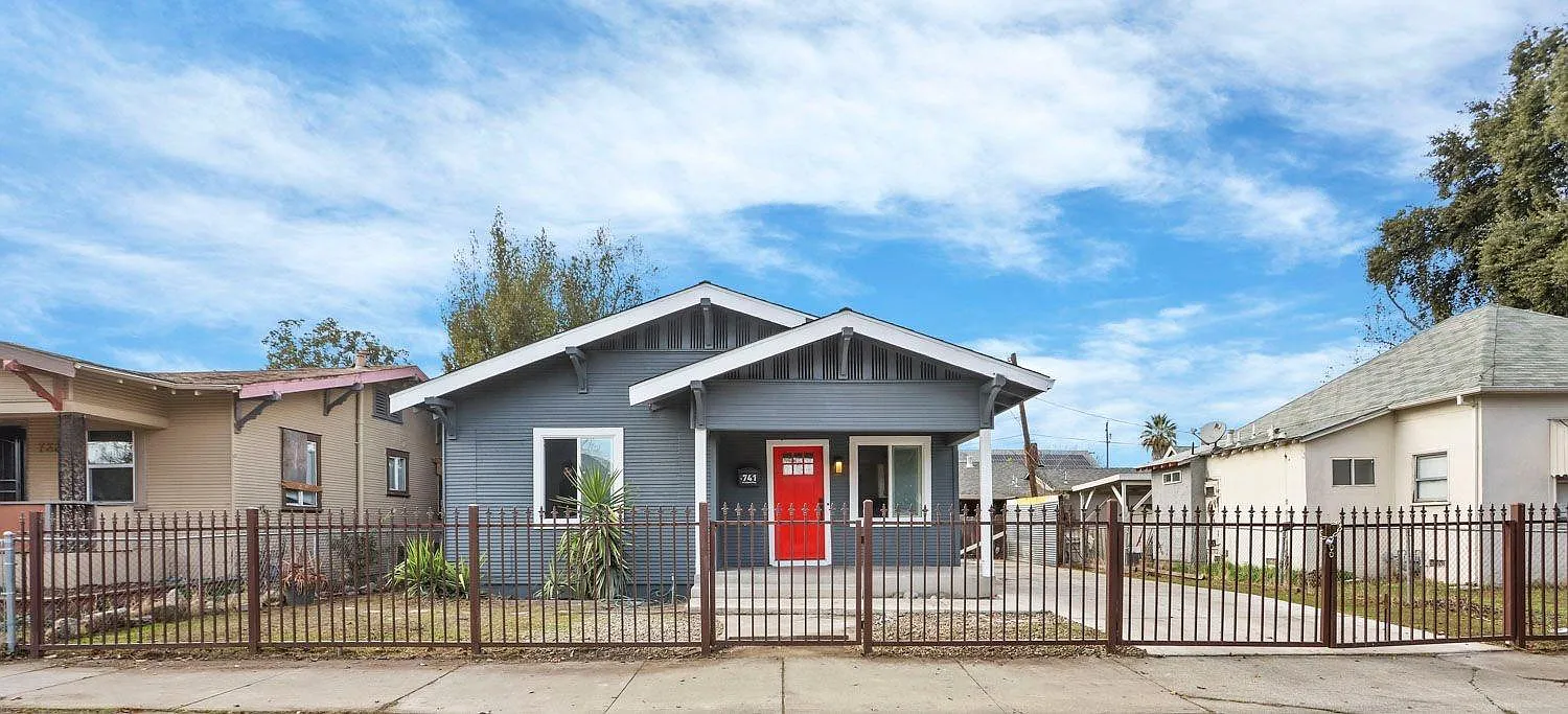 741 N Airport Way photo 1