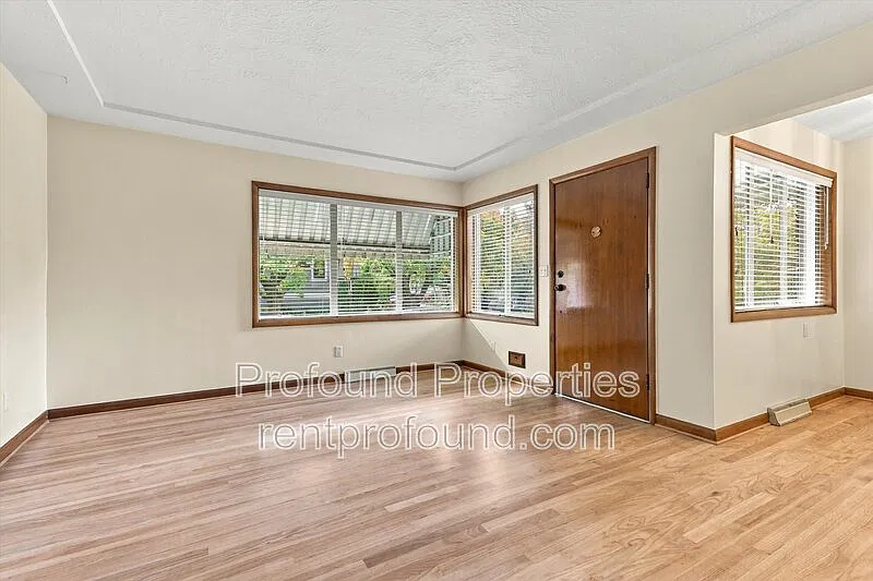 2 bed, 1.0 bath, 945 sqft, $2,195 — Photo 2