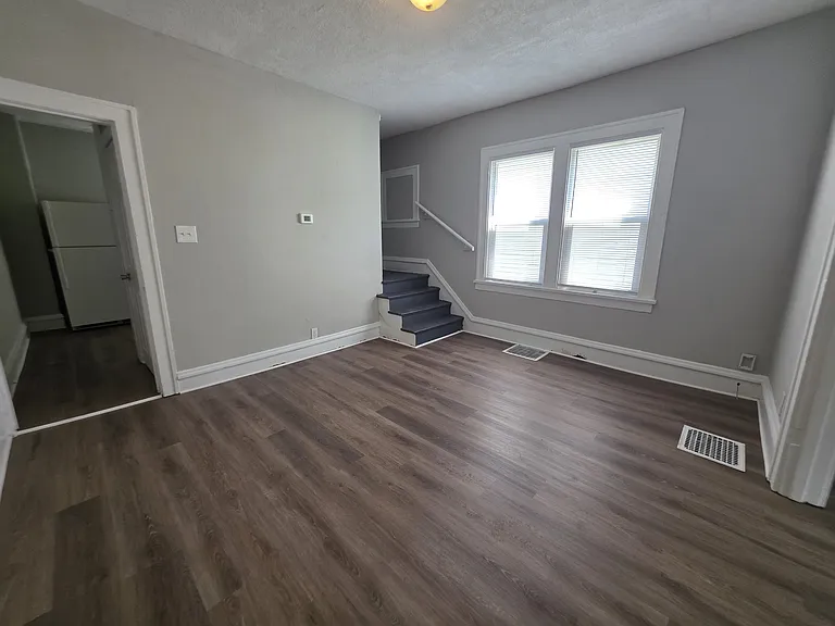 826 Leona Ave — Photo 24