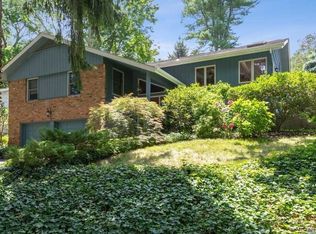 183 Vineyard Rd, Huntington, NY 11743