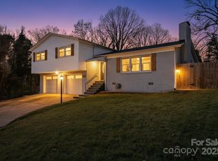 1905 10th Street Pl NW, Hickory, NC 28601