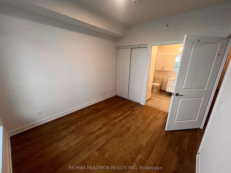 30 Upper Mall Way #2108 — Photo 17