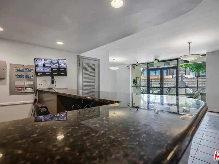 321 S San Vicente Blvd #705 — Photo 14