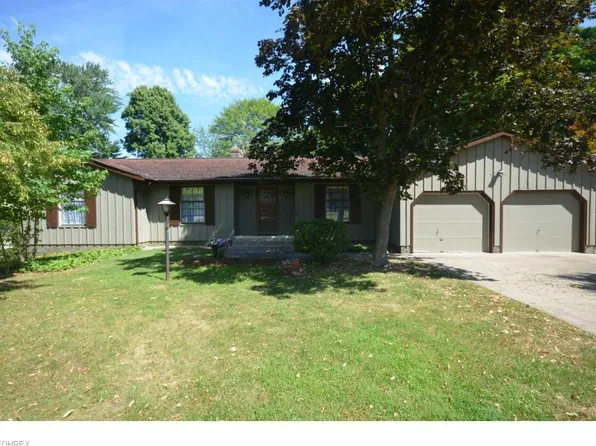 363 Whittlesey Dr, Tallmadge, OH 44278