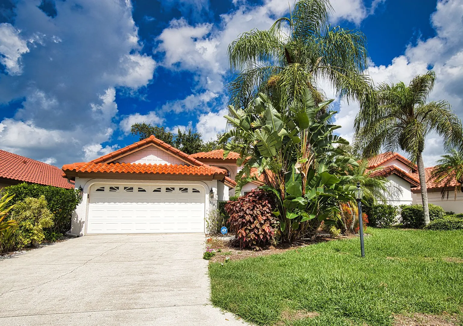 Seasonal Short-Term 3 Bedroom 3 Bathroom Home in The Patio Homes of Chestnut Creek! — Photo 1