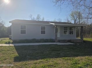 13761 Natchez Trace Rd, Lexington, TN 38351