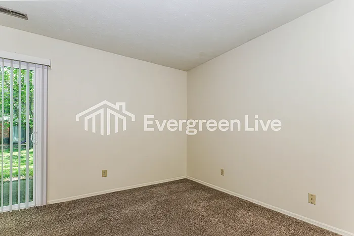 2419 Cross Village Dr — Photo 13