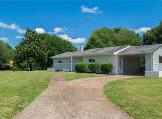 302 E Rhyne Ave, Winston Salem, NC 27107