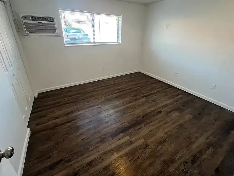Genesis Apartments — Photo 11