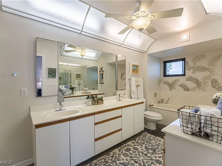 1900 Virginia Ave #503 — Photo 9