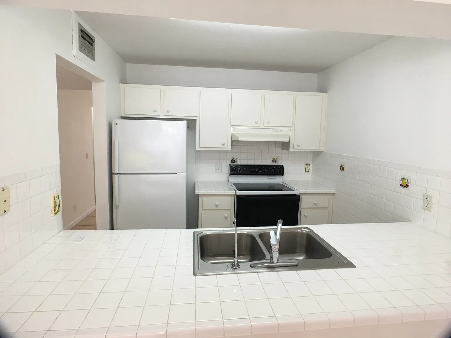 5852 Albert Rd — Photo 2