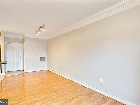 4th image of 501 Hungerford Dr APT 447
