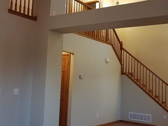 4th image of 8743 Redwing Ave