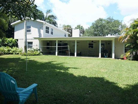 2nd image of 2426 Pine Ave