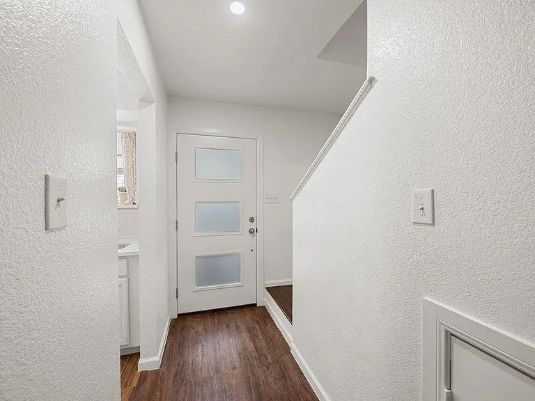 6821 Old Quarry Ln — Photo 4