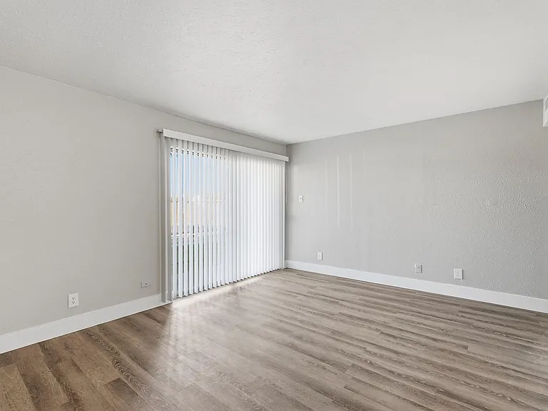 South Crest Apartments — Photo 103