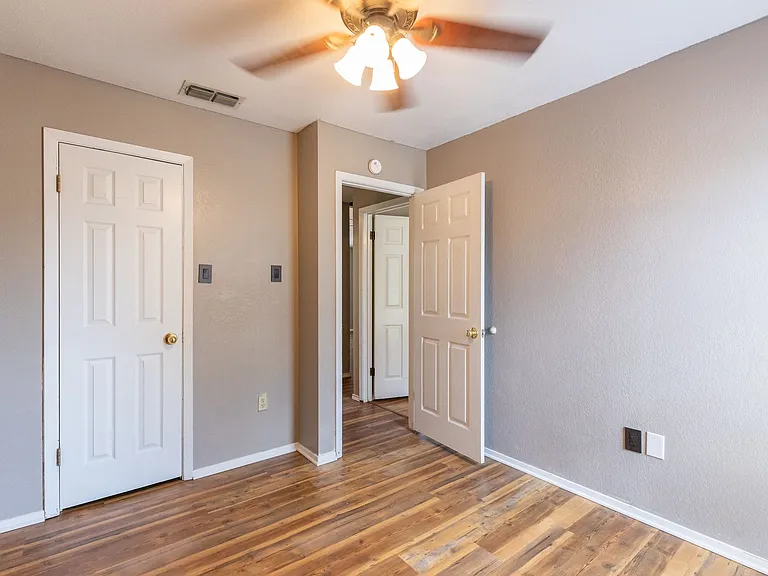 3902 Karen Dr — Photo 22