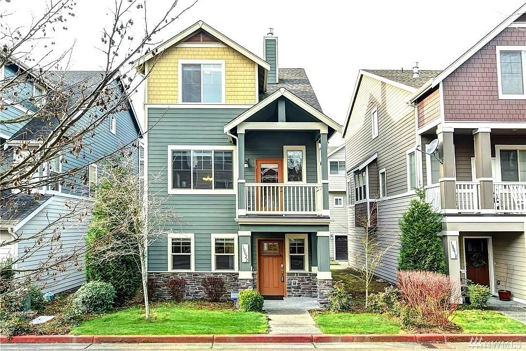 3 bed, 2100 sqft, $3,200 — Photo 1