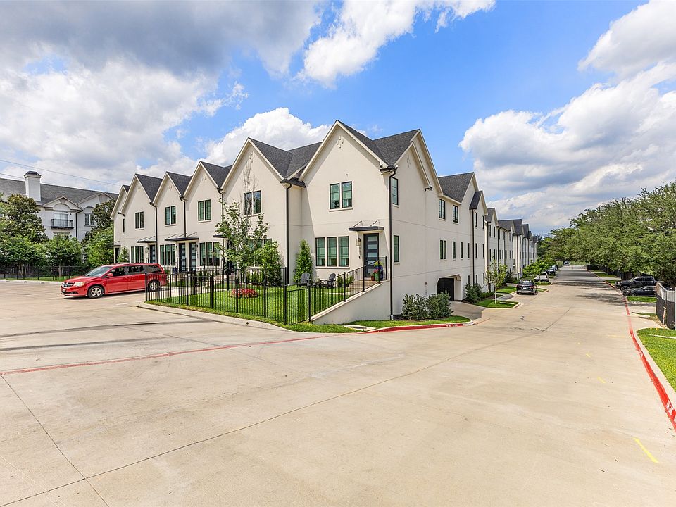 1st image of 7207 Gaston Ave #1303