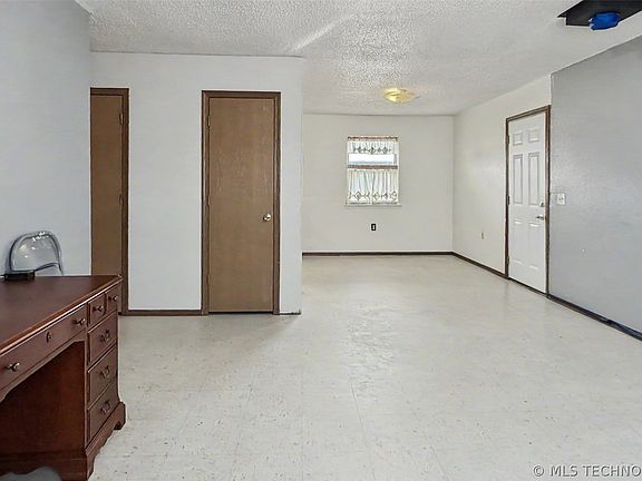 4th image of 1017 Carla Ave