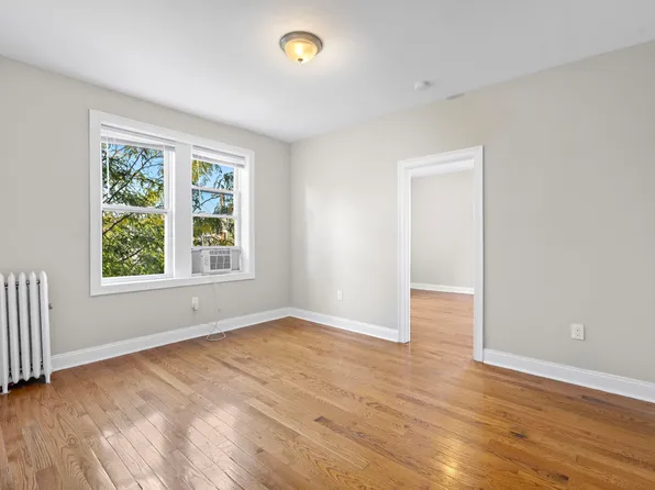 304 50th Street image 4 of 9