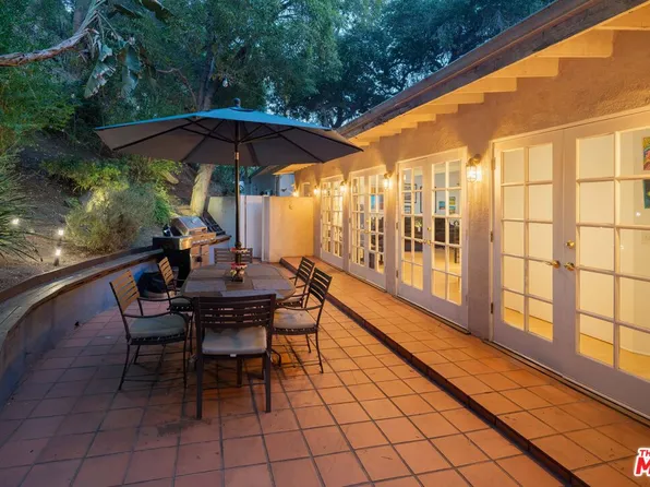 8011 Padre Ln, Los Angeles, CA 90046