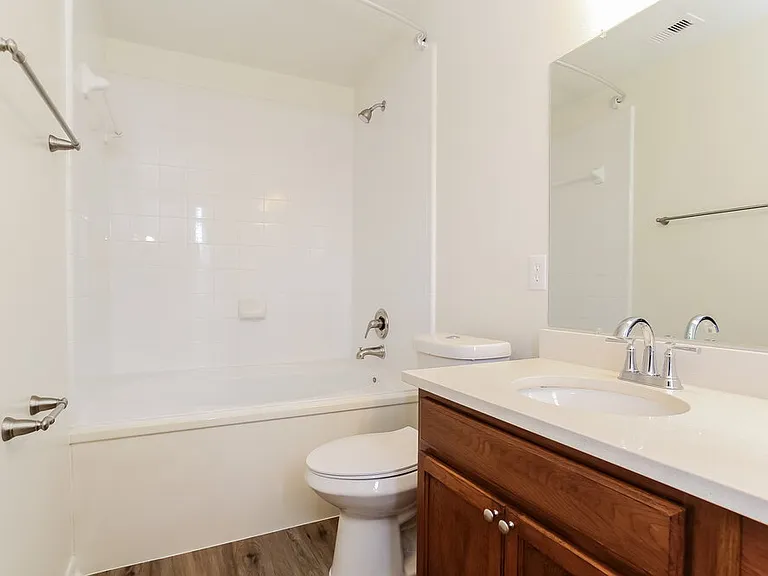 8138 Sanders Glen Ln — Photo 10