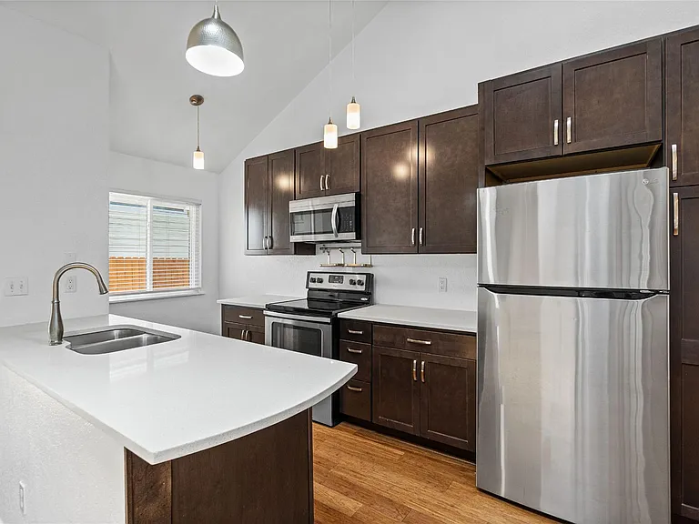 1504 Bridgeway Dr #B — Photo 8
