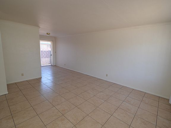 5th image of 4333 E Bellevue St Unit 2