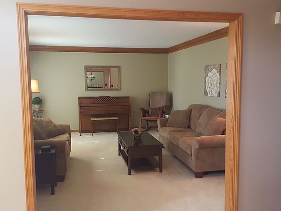 3rd image of 610 Farr Ave