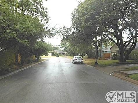 2nd image of 636 Westwood Ave