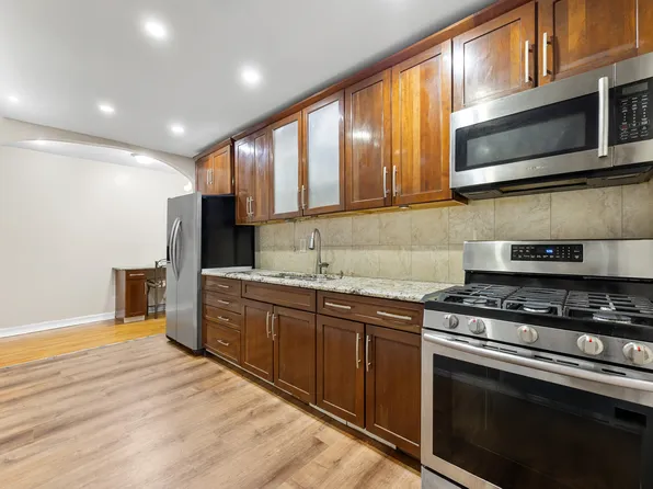 1670 Longfellow Avenue image 6 of 17